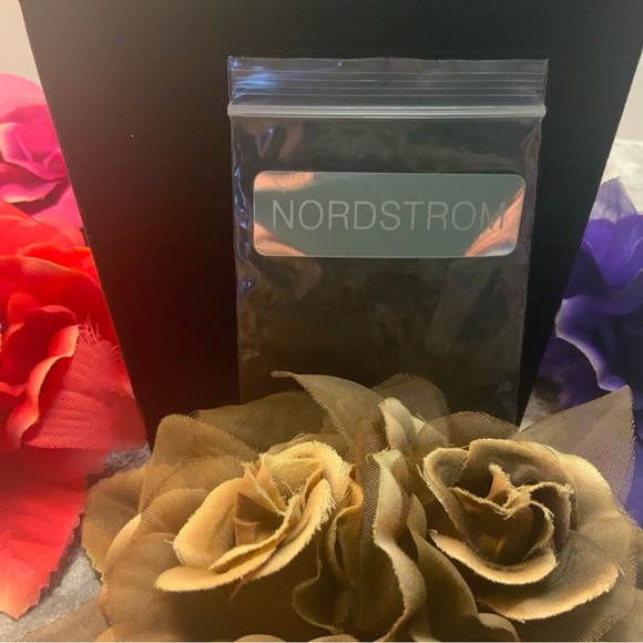 NWOT 18k yellow gold over silver hammered circle necklace from Nordstrom. - Picture 6 of 7